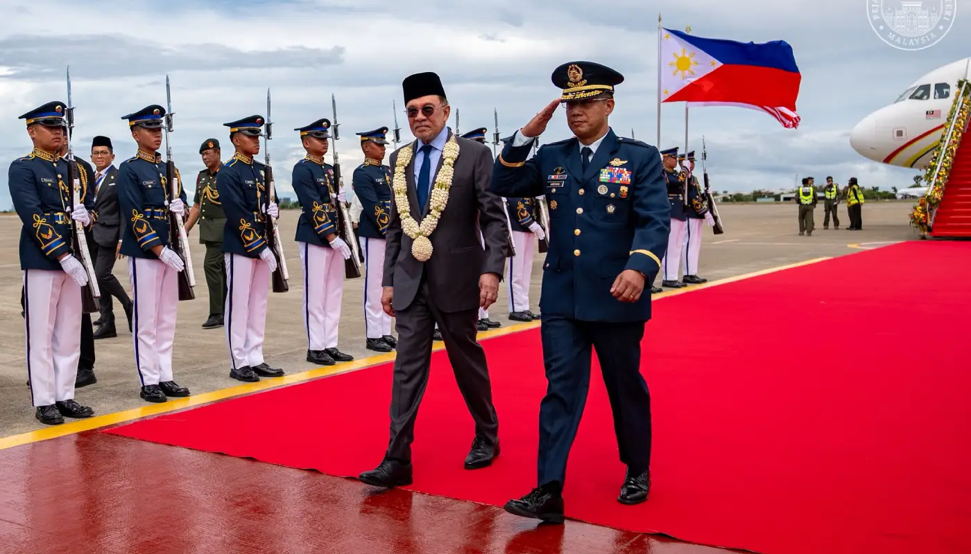 PM Anwar Arrives in Philippines to Attend 48th ASEAN Summit 1 Cebu City, Cebu City News, ASEAN Summit, Malaysia, Philippines, International Relations, Global Energy