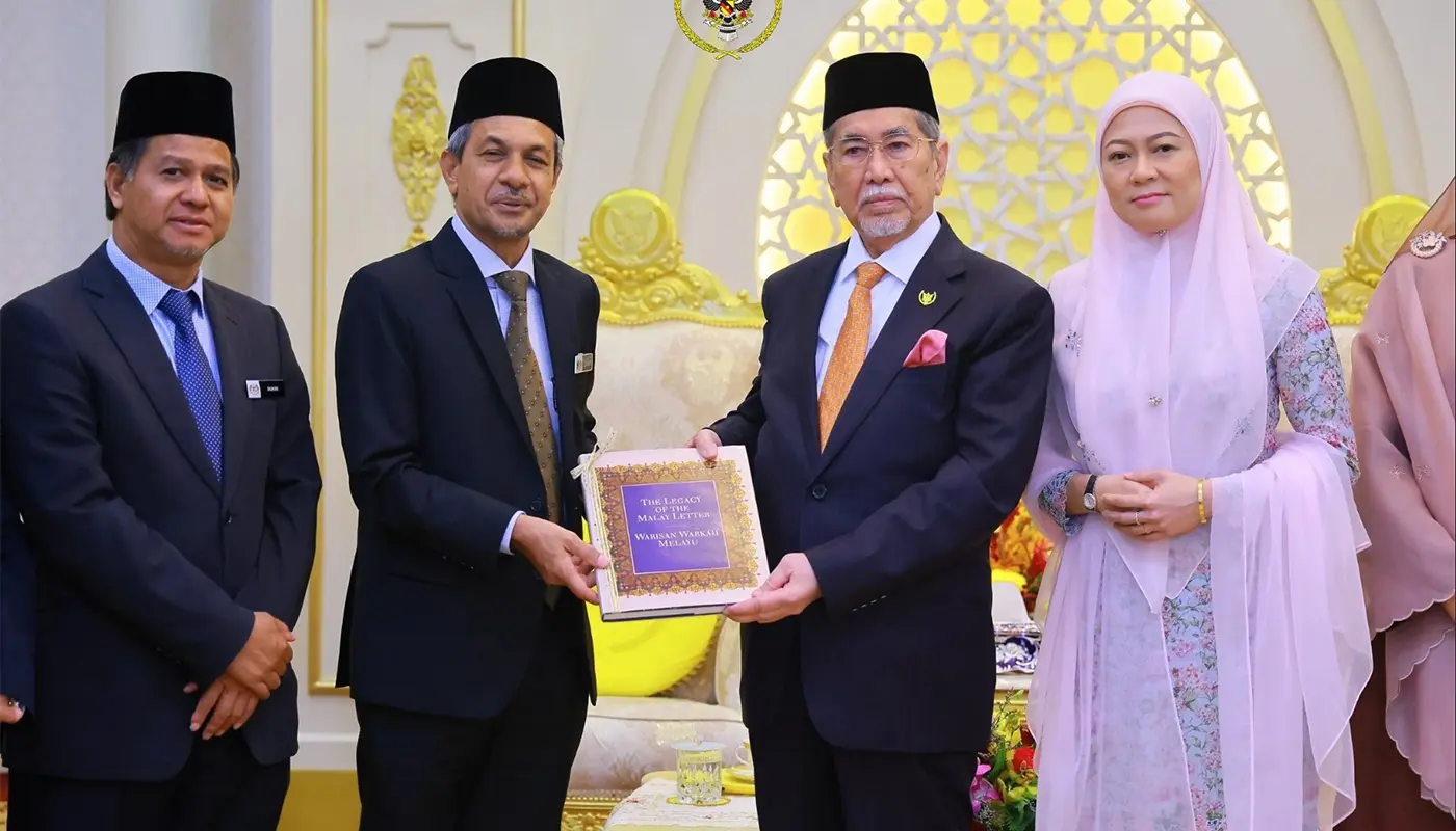 Sarawak Governor Discusses State Heritage With Archives Team 1 Sarawak, Sarawak News, Kuching, Kuching News, National Archives of Malaysia, Heritage, History