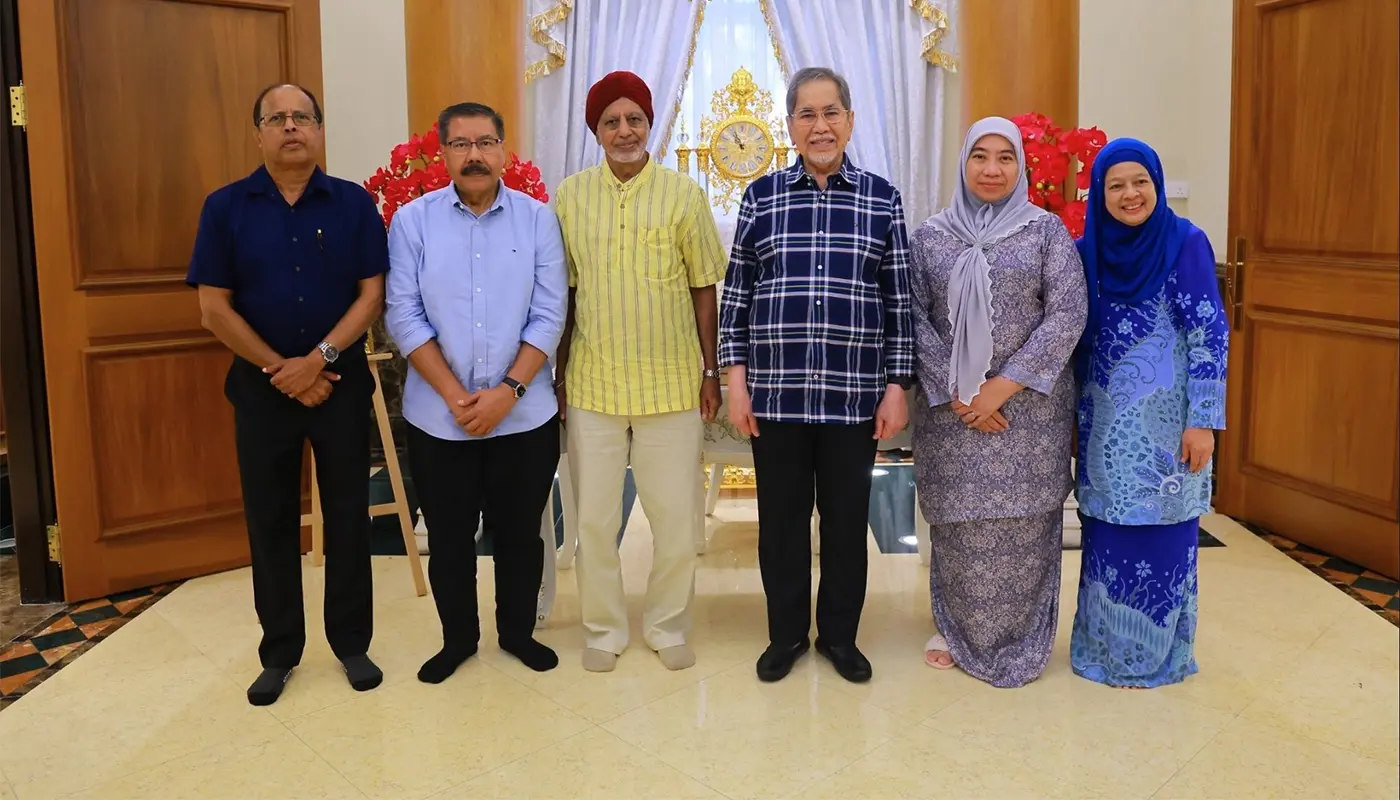Sarawak Governor Hosts Academics and Writers in Kuching 1 Sarawak, Sarawak News, Kuching, Kuching News, Academia, Writers, History, Cultural Heritage, Community