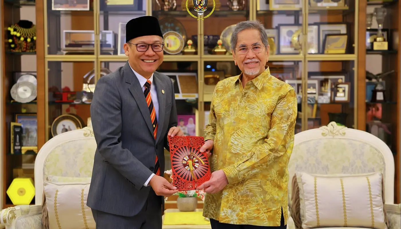 Sarawak Governor Receives Visit from Deputy Minister of Premier's Department 1 Sarawak, Sarawak News, Kuching, Kuching News, Governor of Sarawak, Abdullah Saidol, Wedding Invitation, Kasuma Resort