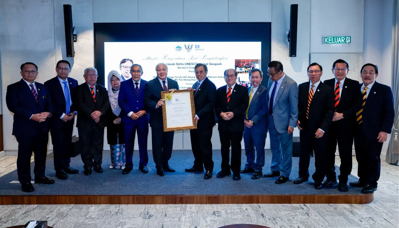 Sarawak Premier Receives UNESCO Geopark Recognition Certificate 1 Sarawak, Sarawak News, Kuching, Kuching News, UNESCO, Sarawak Delta Geopark, Cultural Heritage, Sustainable Development, Tourism