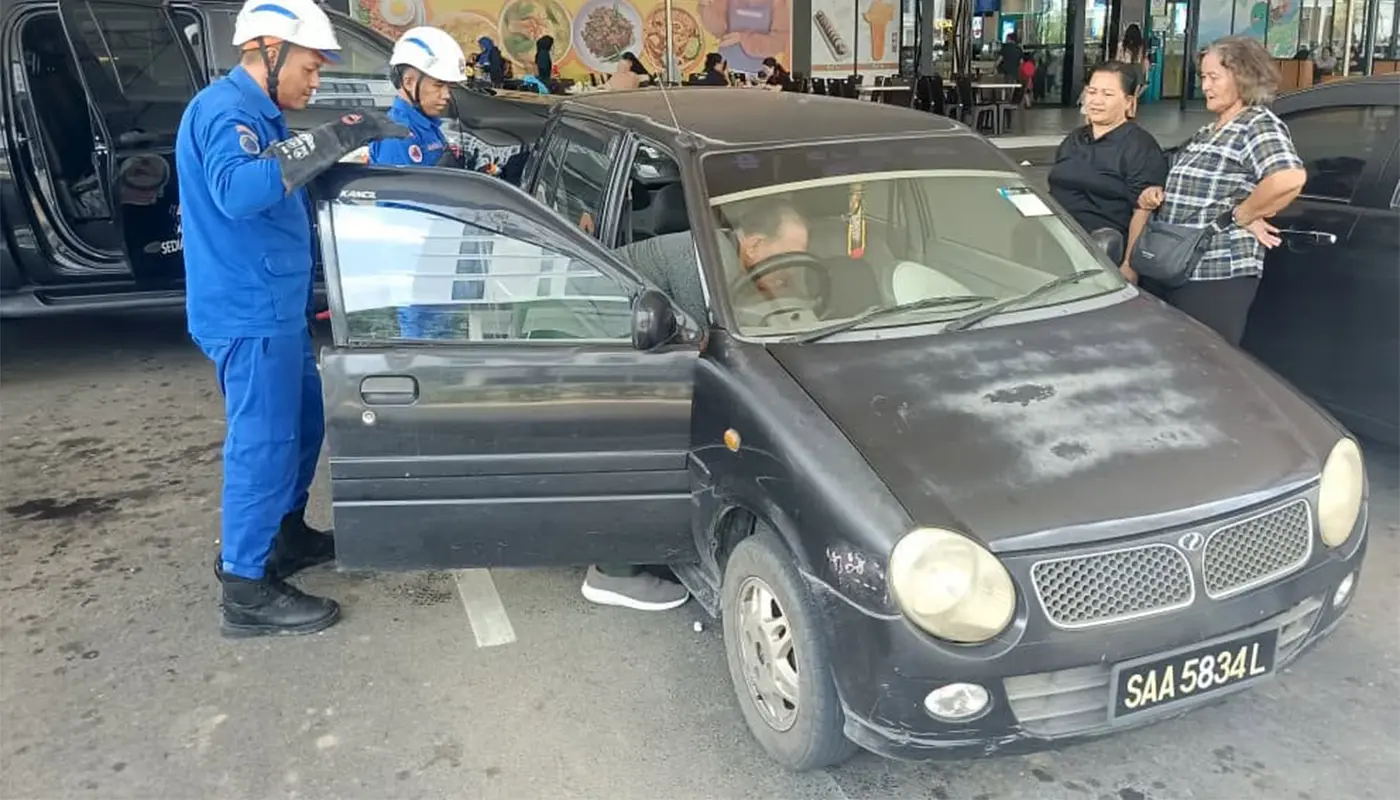 APM Lawas Assists in Locked Car Incident at Hypermarket 1 Sarawak, Sarawak News, Lawas, Lawas News, Locked Car, Emergency Response, Civil Defence, Public Safety