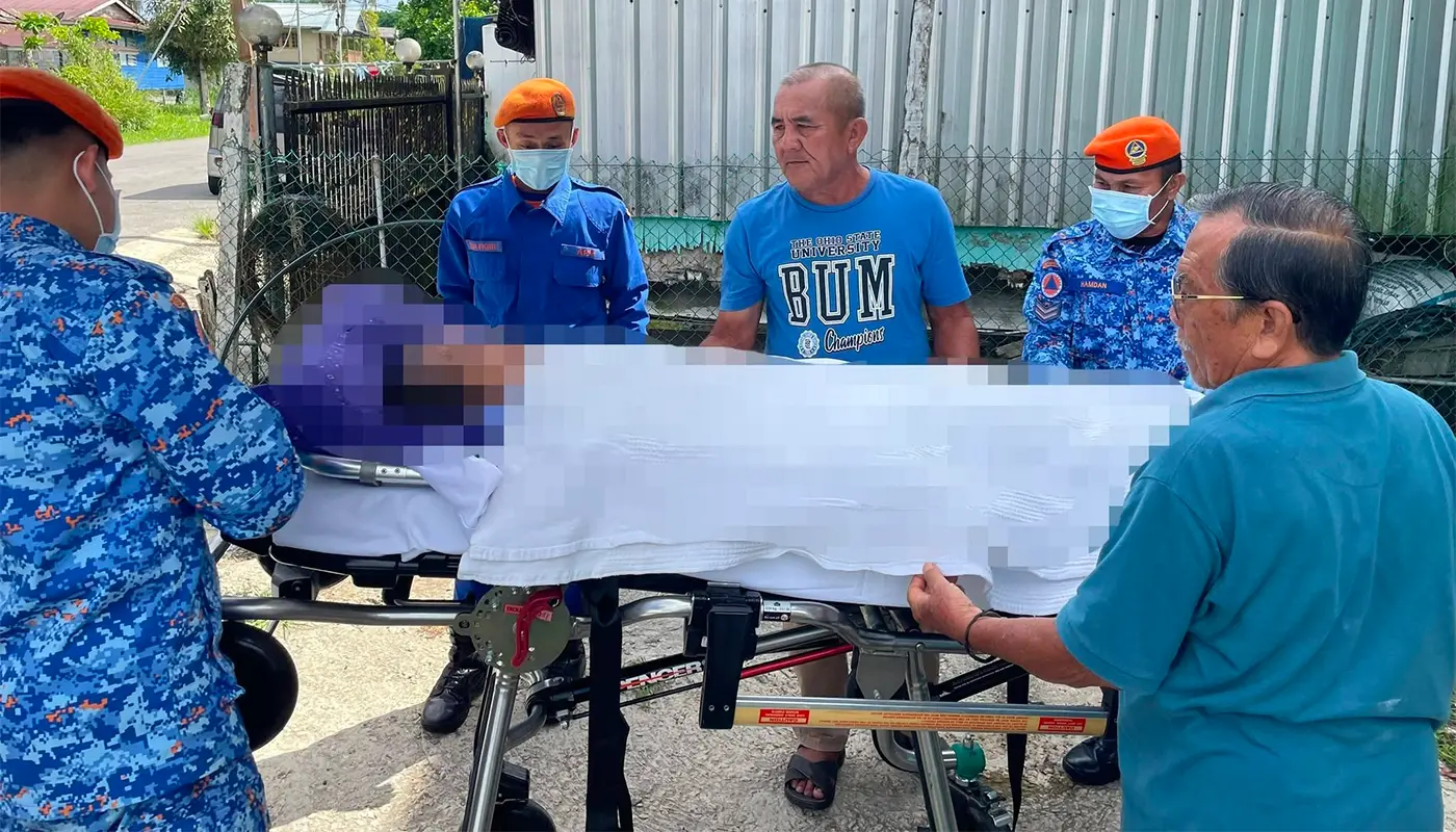 Elderly Woman Taken to Hospital After Health Emergency in Mukah 1 Sarawak, Sarawak News, Mukah, Mukah News, Civil Defence, Emergency Response, Health Emergency, Public Safety