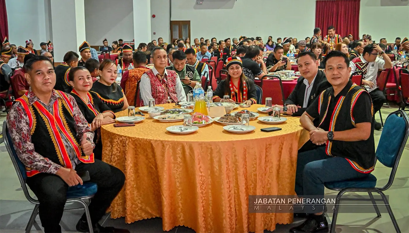 Ngaruom Rami Borneo Strengthens Sarawak-Kalimantan Ties 1 Sarawak, Sarawak News, Bau, Bau News, Kalimantan, Indonesia, Borneo, Cultural Heritage, DBNA, Cross-Border Relations