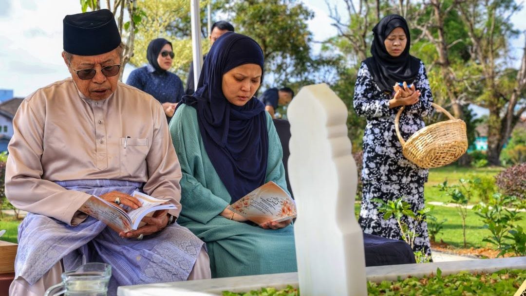 One Year On, Abang Johari Remembers His Beloved Wife