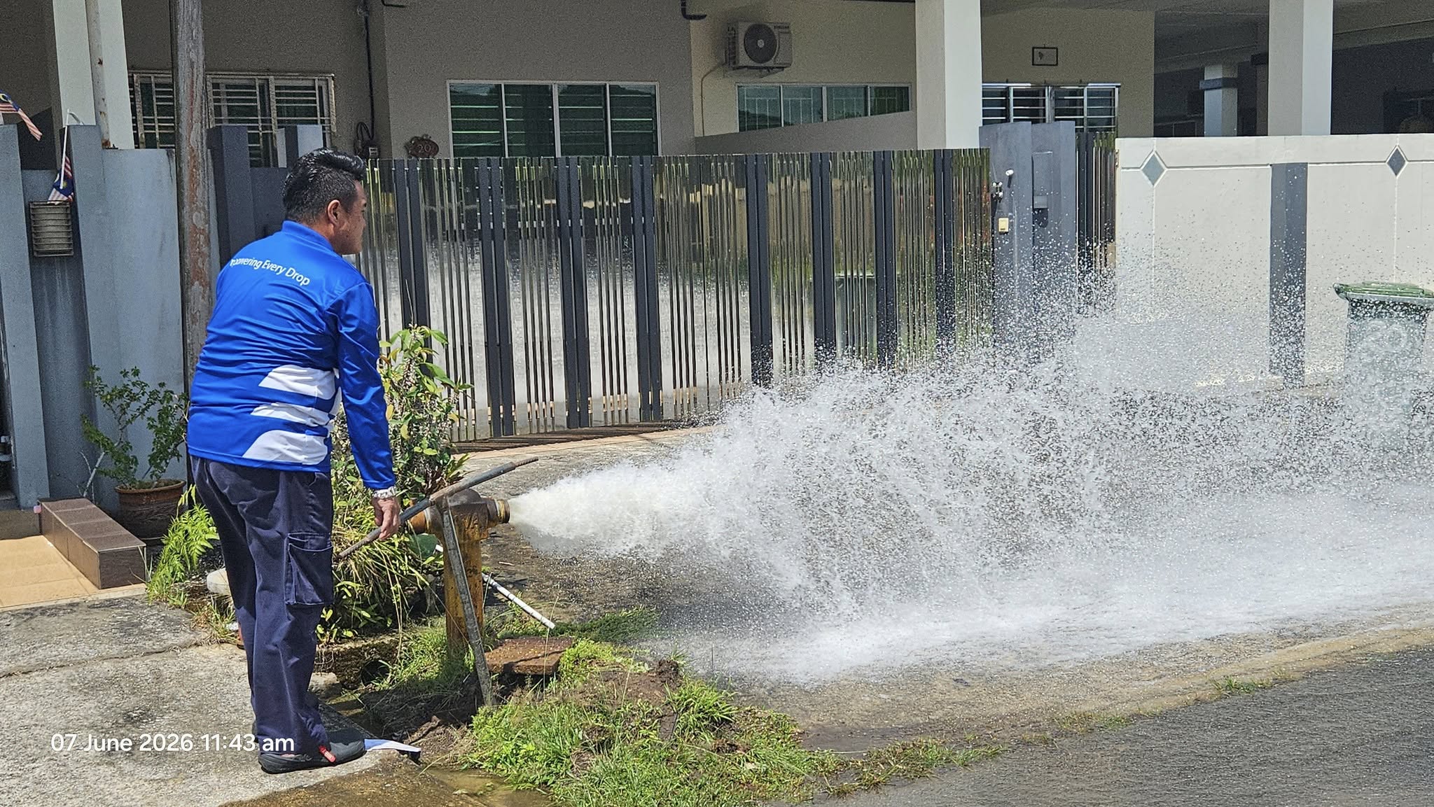 SWSB Restores Clean Water Supply in Kuching After Yellowish Tap Issue 1 SWSB Restores Clean Water Supply in Kuching After Yellowish Tap Issue