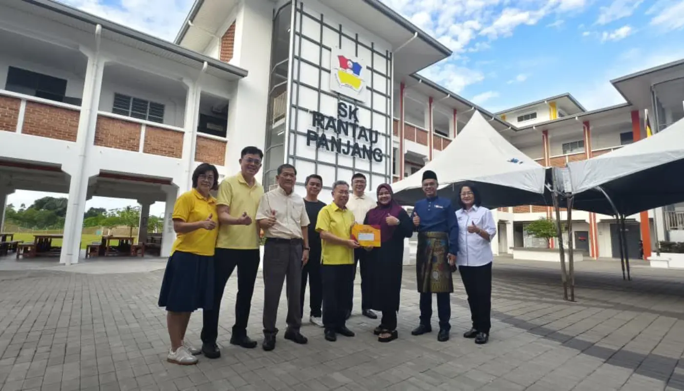 Sarawak Allocates RM13 Million in Grants to Batu Kawa Schools 1 Sarawak, Sarawak News, Kuching, Kuching News, Batu Kawa, Batu Kawa News, Education Grants, School Development, Community Welfare