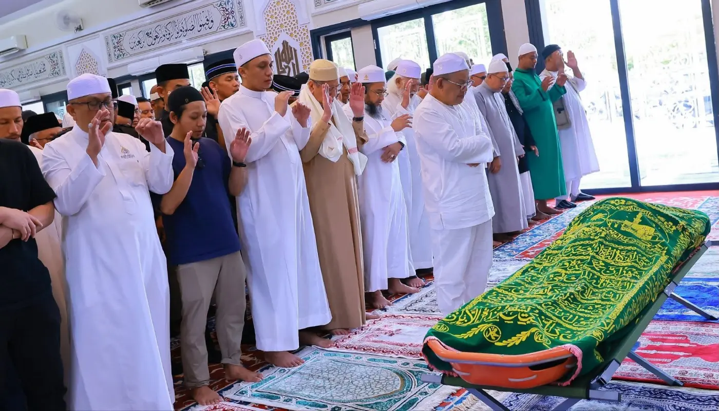 Sarawak, Sarawak News, Kuching, Kuching News, Sarawak Governor, Friday Prayers, Funeral Prayer, Community