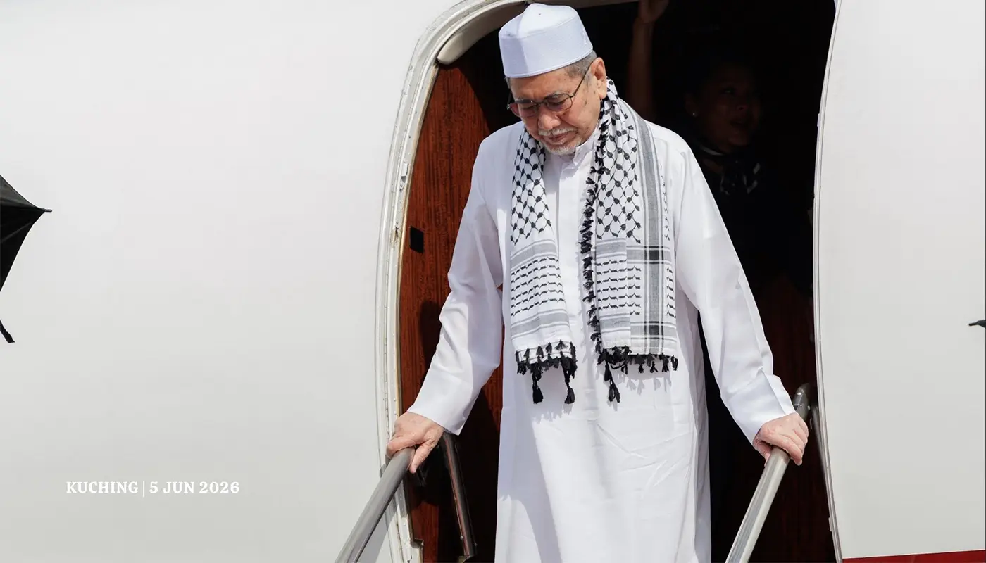 Sarawak Governor Returns Safely to Kuching After Hajj 1 Sarawak, Sarawak News, Kuching, Kuching News, Hajj Pilgrimage, Sarawak Governor, Islamic Affairs, Community Welfare
