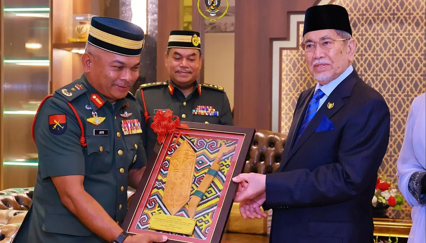 Sarawak Governor Welcomes New 1st Division Commander 1 Sarawak, Sarawak News, Kuching, Kuching News, Kota Samarahan, Military, Malaysian Armed Forces, National Security, Defence Industry