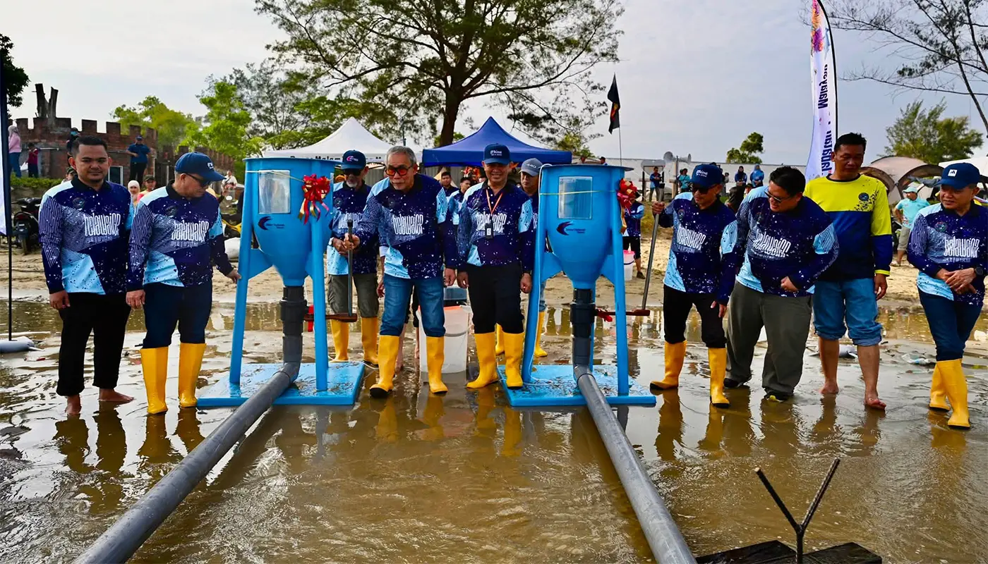 4,000 Sea Bass Fry Released in Belawai Waters 1 Sarawak, Sarawak News, Belawai, Belawai News, Fisheries, Environment, Len Talif Salleh, Sustainability, Marine Life, Matu-Daro