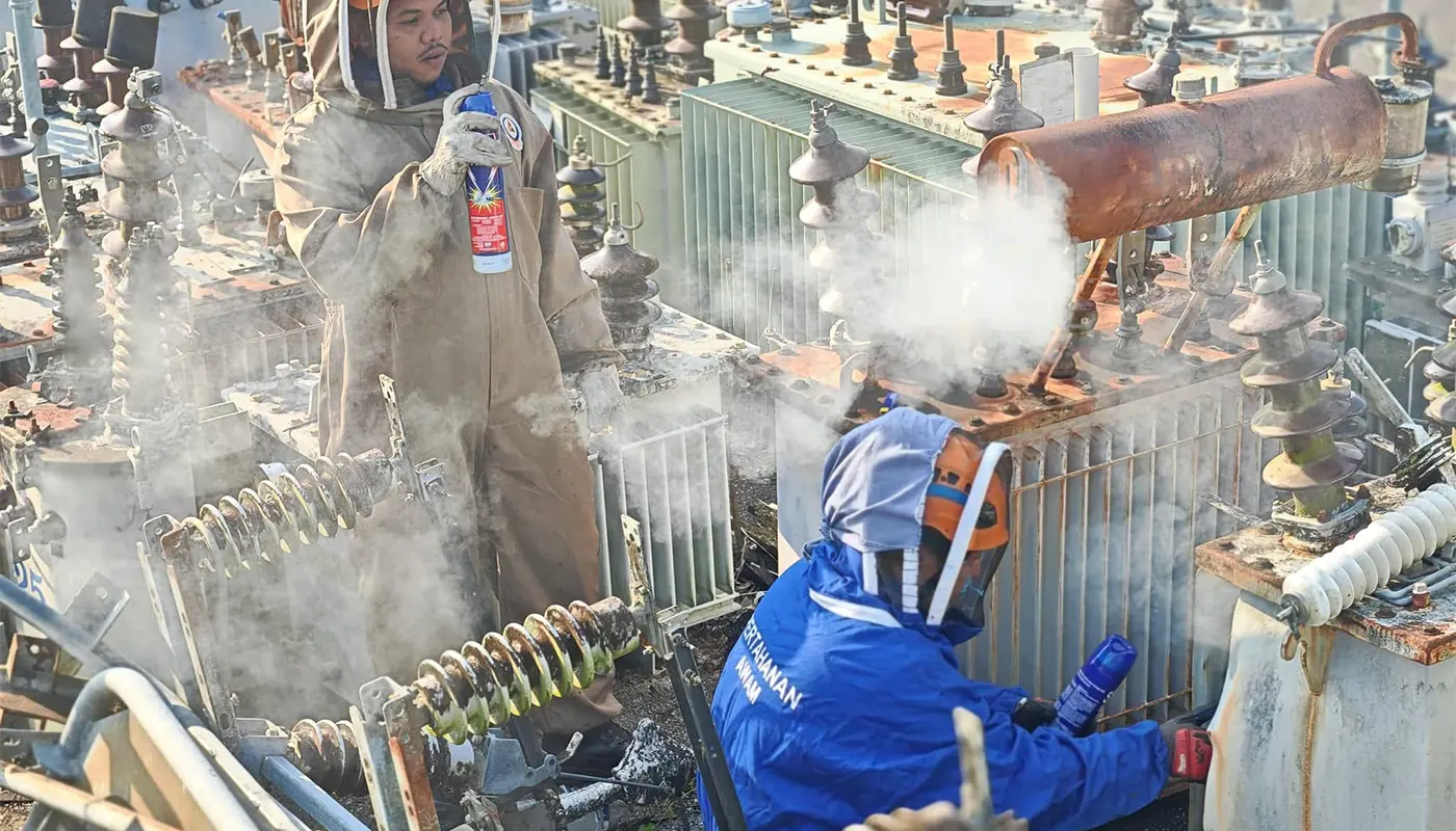 APM Bau Safely Removed Dangerous Wasp Nest 1 Sarawak, Sarawak News, Bau, Bau News, Civil Defence Force, APM Bau, Public Safety, Emergency Response