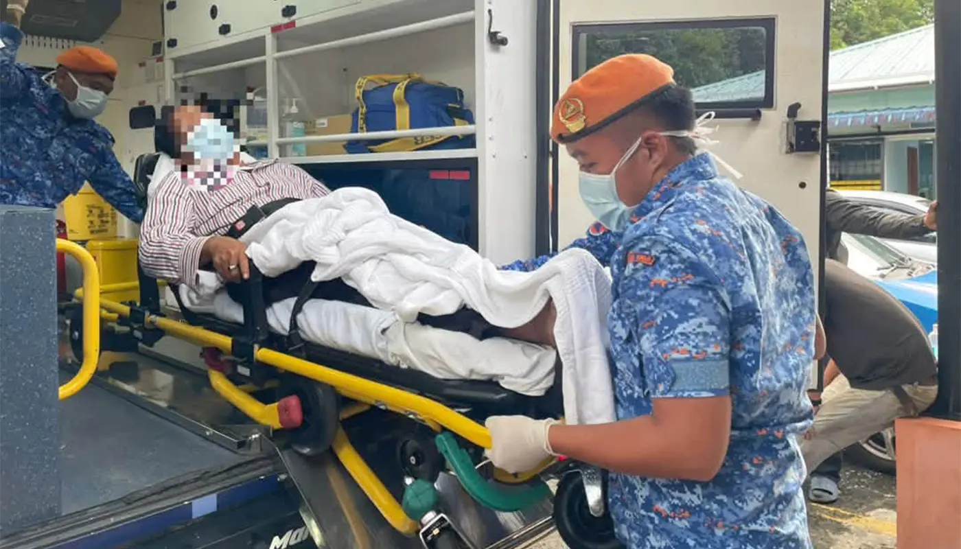APM Debak Assists Victim in Emergency Health Case 1 Sarawak, Sarawak News, Debak, Debak News, Emergency Response, Civil Defence, Public Safety, Health Assistance