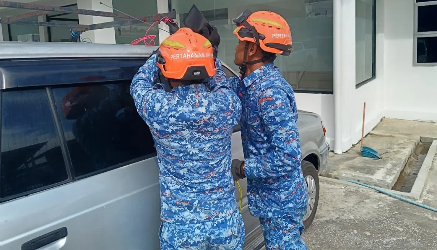 APM Spaoh Assists in Locked Car Incident at SJKC Chong Hua 1 Sarawak, Sarawak News, Spaoh, Spaoh News, Emergency Response, Vehicle Assistance, Public Safety