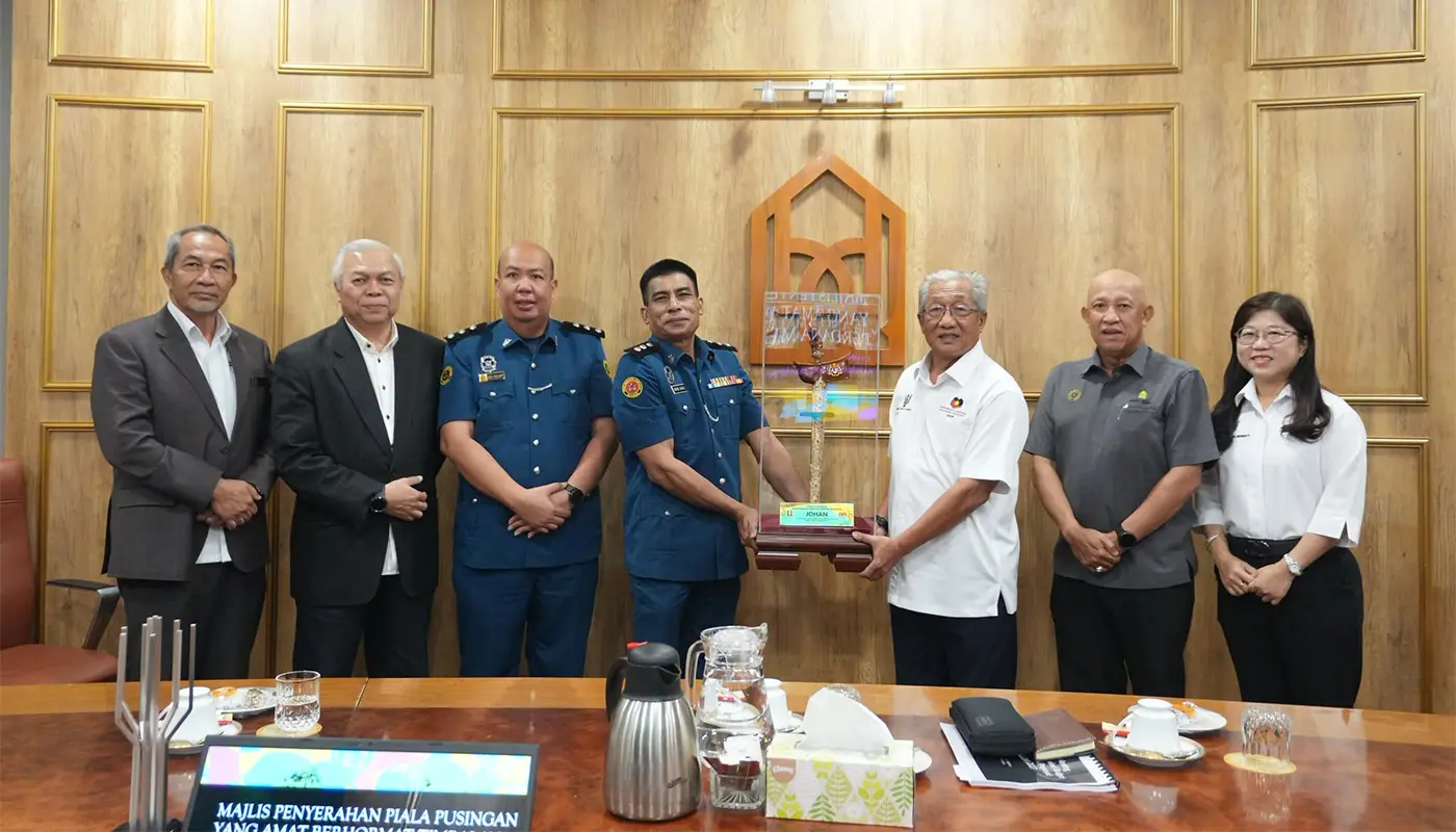 BDA Claims Historic Poetry Trophy After 40-Year Wait 1 Sarawak, Sarawak News, Bintulu, Bintulu News, BDA, Poetry Declamation, Mohd Daud bin Ahmad, Datu Muhamad Yaakup, Arts and Culture, Literature