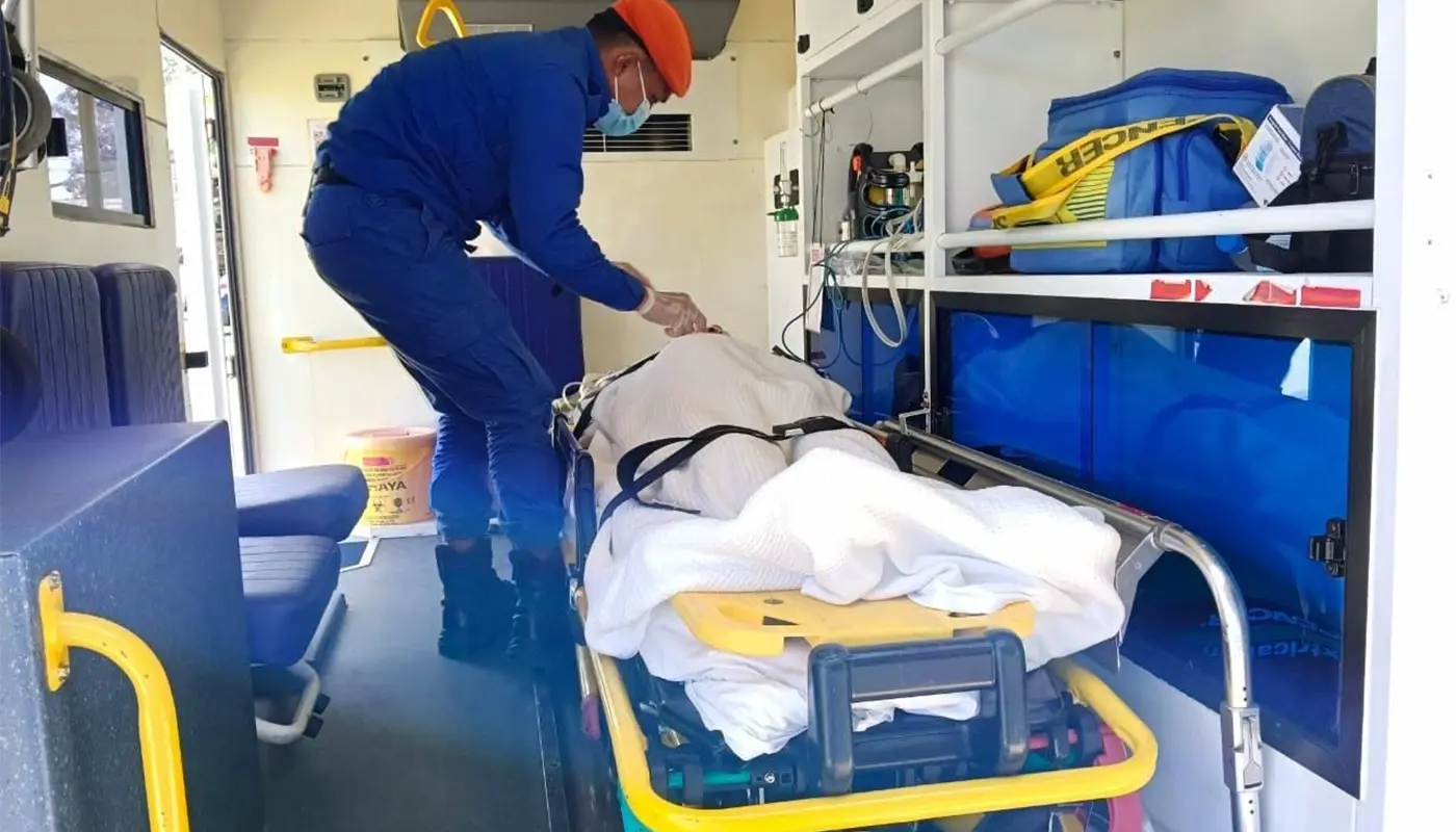 Elderly Man in Spaoh Receives Urgent Aid from Civil Defence 1 Sarawak, Sarawak News, Spaoh, Spaoh News, Emergency Response, Civil Defence, Public Safety, Health Assistance