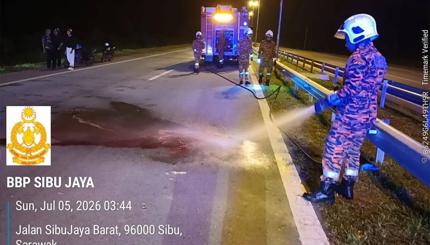 Sarawak, Sarawak News, Sibu, Sibu News, Fire and Rescue Department, Road Accident, Emergency Response, Civil Defence, Highway Safety