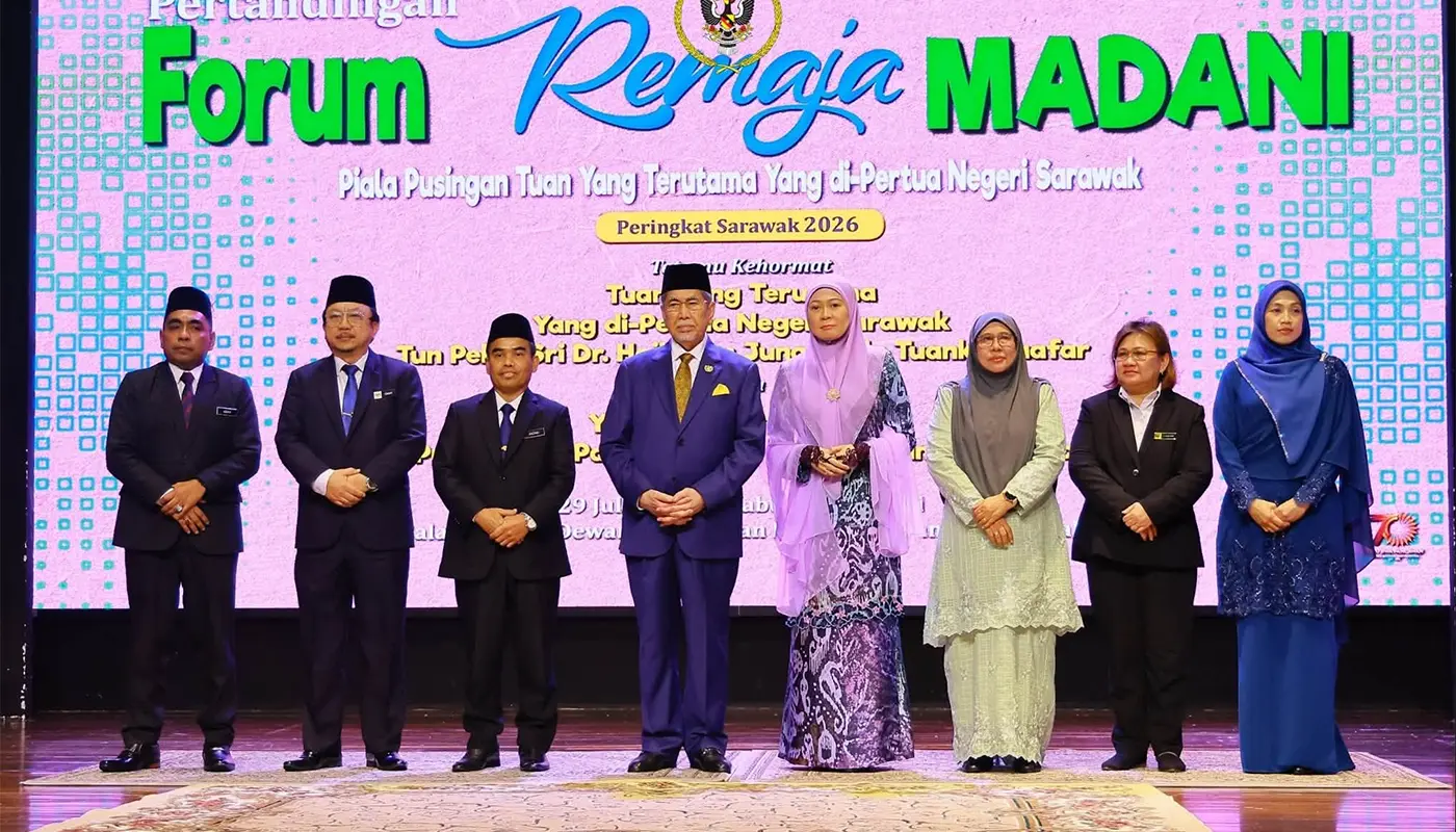 Governor Honours Youth Forum Winners At State Level Cup Ceremony 1 Sarawak, Sarawak News, Kuching, Kuching News, Dewan Bahasa dan Pustaka, Youth Forum, Education, MADANI, Wan Junaidi, DBP