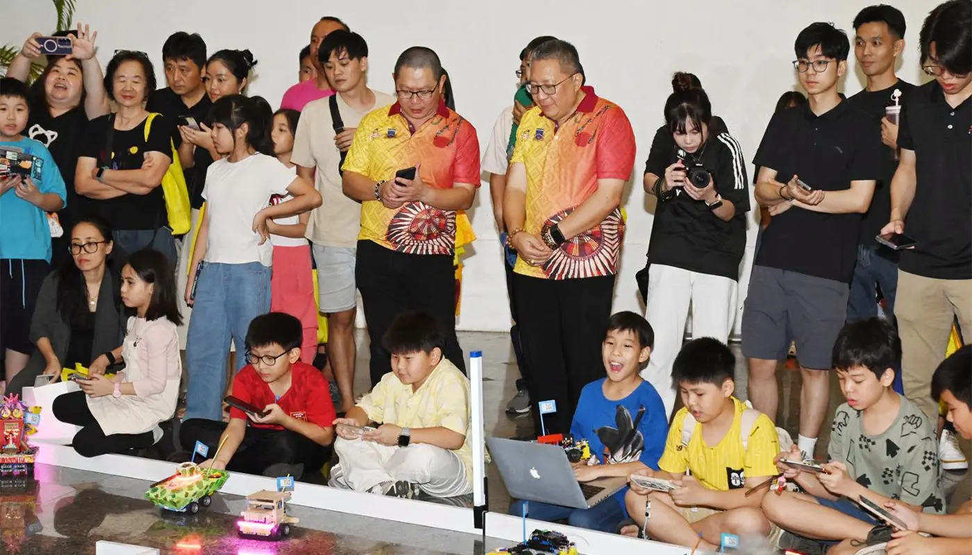 MBKS Mayor Champions STEM at Smart Kid RoboWalk 2026 1 Sarawak, Sarawak News, Kuching, Kuching News, MBKS, Dato Wee Hong Seng, STEM Education, RoboWalk 2026, Smart City, Youth Innovation