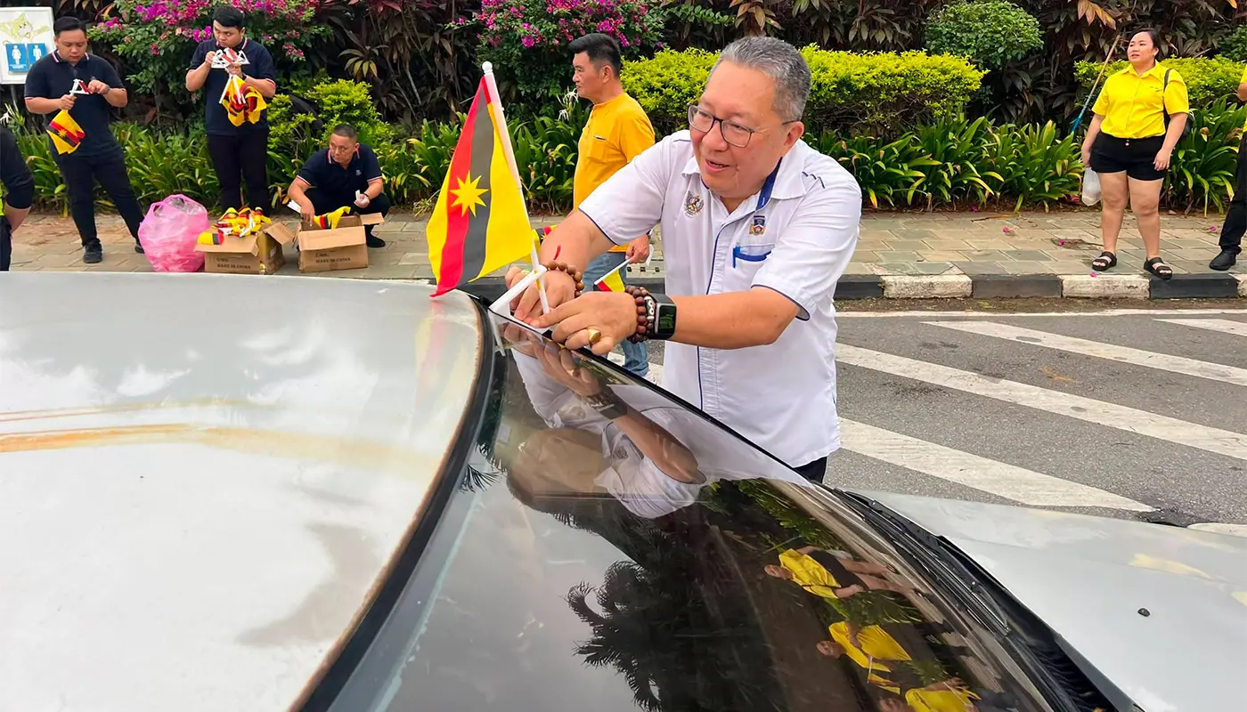 MBKS Mayor Urges Public to Fly Flags and Join 722 Walk 1 Sarawak, Sarawak News, Kuching, Kuching News, Hari Sarawak, MBKS, Dato Wee Hong Seng, 722 Walk, DBKU, MPP, Patriotism