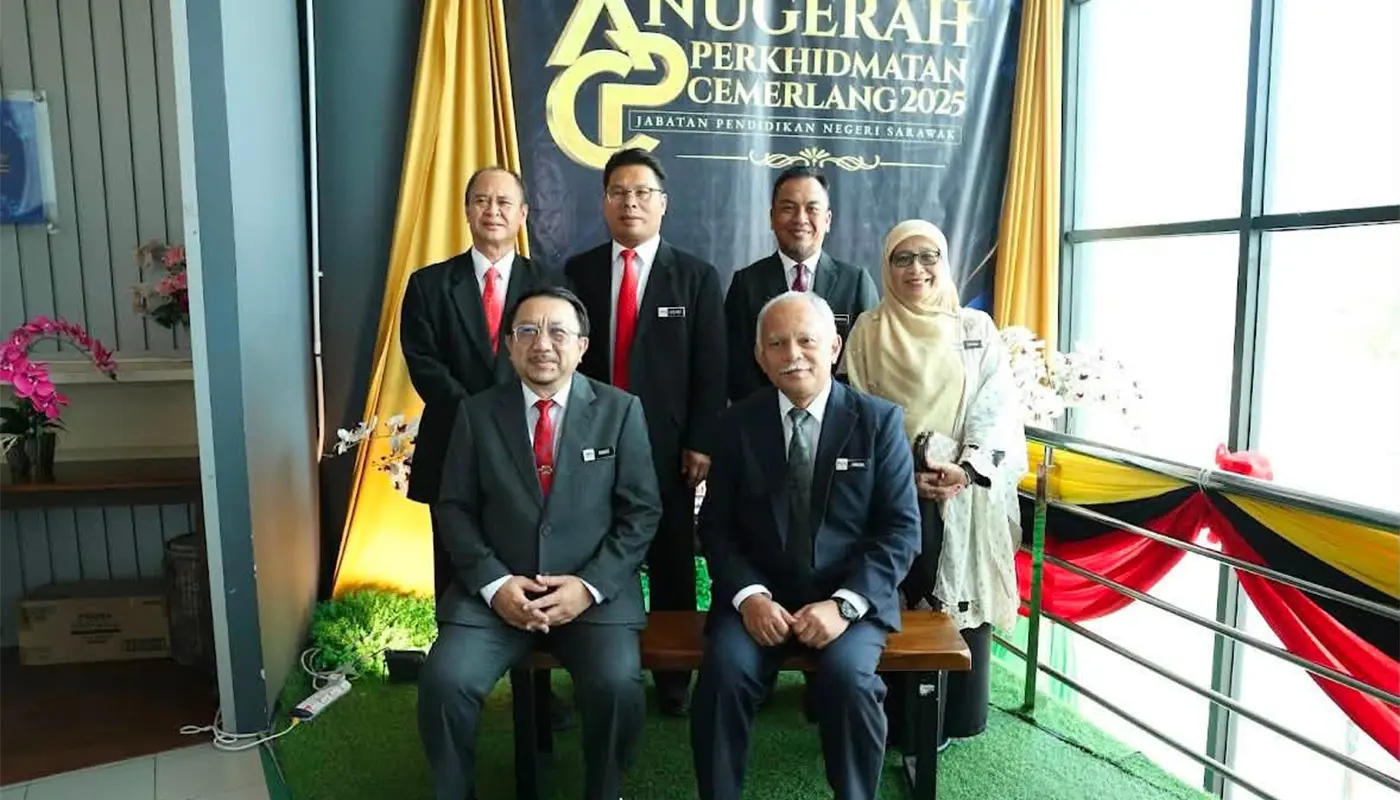 Sarawak Education Staff Honoured at Excellent Service Awards 1 Sarawak, Sarawak News, Kuching, Kuching News, Education, Public Service, Excellent Service Awards, SUPS, Sarawak State Education Department