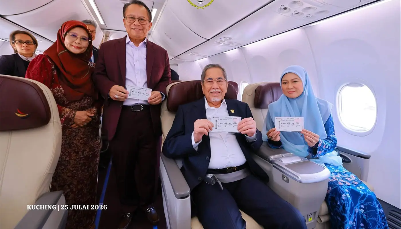 Sarawak Governor Flies AirBorneo to KL, Praises Service 1 Sarawak, Sarawak News, Kuching, Kuching News, AirBorneo, Aviation, Tun Wan Junaidi, Malaysia Airlines, Travel
