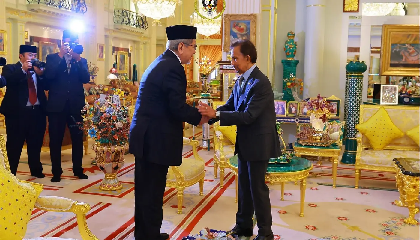 Sarawak Governor Meets Brunei Sultan to Strengthen Bilateral Ties 1 Sarawak, Sarawak News, Bandar Seri Begawan, Bandar Seri Begawan News, Brunei, Brunei Darussalam, Malaysia, Diplomacy, Bilateral Relations, Regional Cooperation