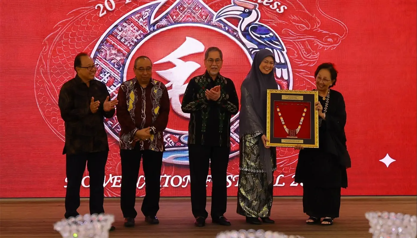 Sarawak Governor Officiates Mowe Nation Festival Dinner in Sibu 1 Sarawak, Sarawak News, Sibu, Sibu News, Mowe Nation Festival, Sarawak Governor, Cultural Heritage, Community Unity