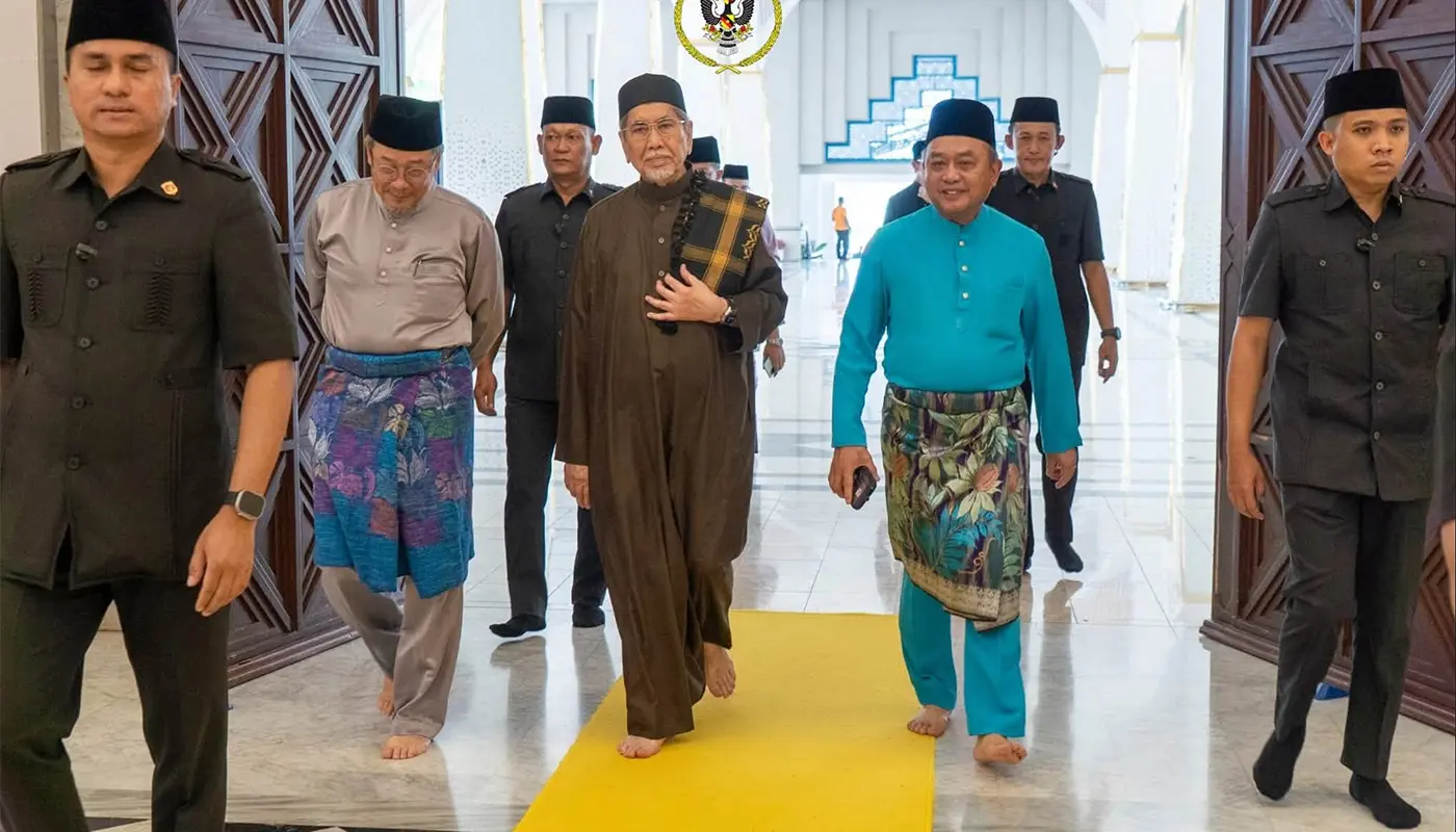 Sarawak Governor Joins Congregants for Friday Prayers 1 Sarawak, Sarawak News, Sarawak Governor, Kuching, Kuching News