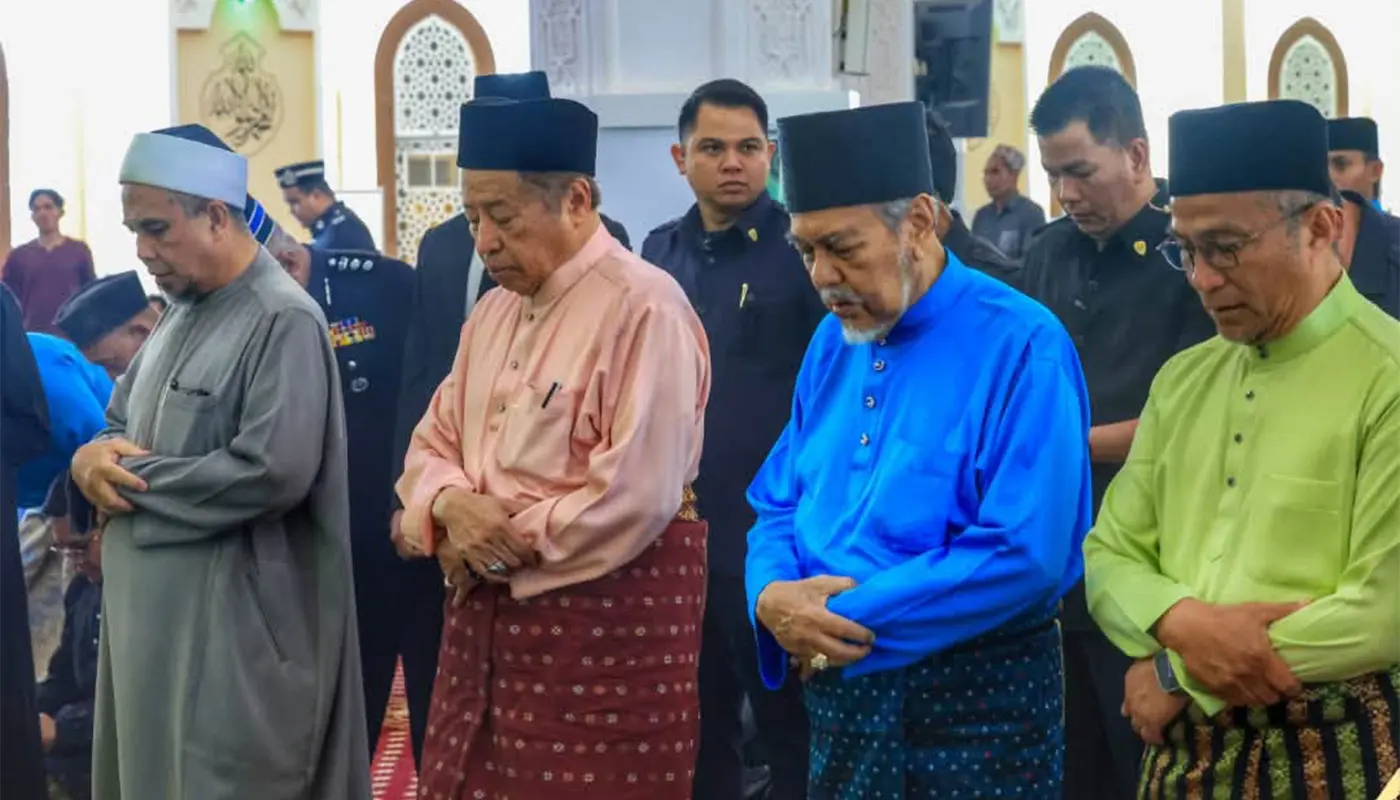 Sarawak Premier Joins Friday Prayers at An-Nur Mosque Sibu 1 Sarawak, Sarawak News, Sibu, Sibu News, An-Nur Mosque, Friday Prayers, Sarawak Premier, Community Engagement