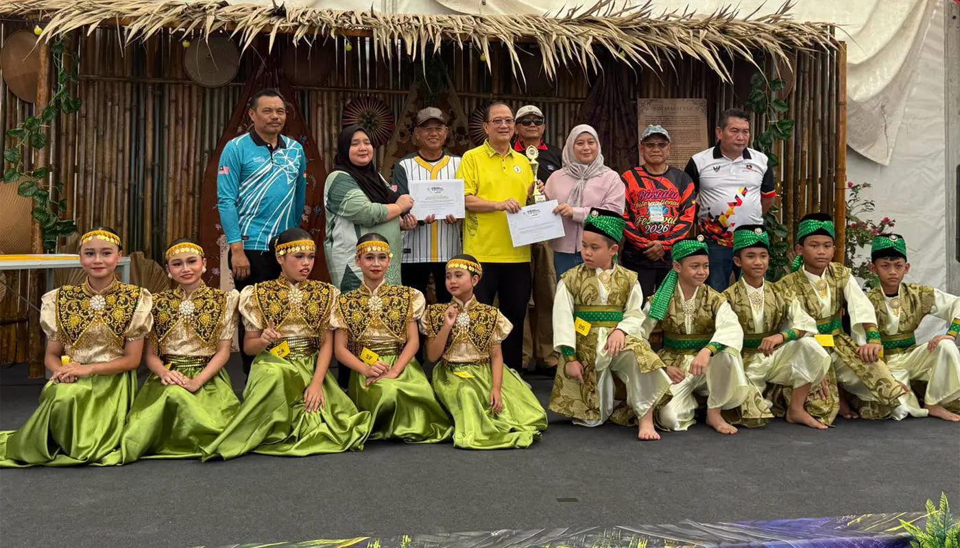 Tanjong Batu Rep Praises School Dance Talent at BIKF 2026 1 Sarawak, Sarawak News, Bintulu, Bintulu News, Qubhow Vaie, Anaq Vaie Association, Johnny Pang, School Dance Competition, Cultural Arts, BIKF 2026