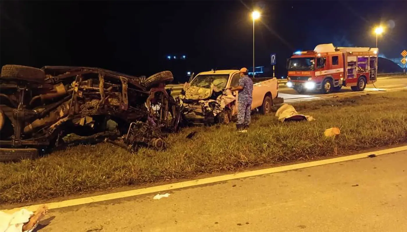 Sarawak, Sarawak News, Sarikei, Sarikei News, Road Accident, Civil Defence, APM Sarawak, Traffic Safety, Emergency Response