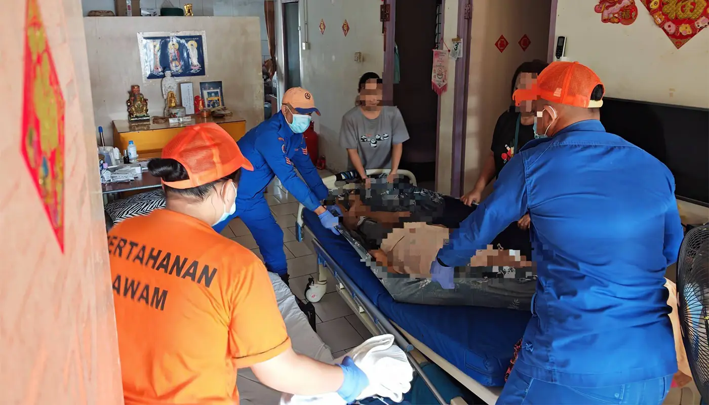 APM Bau Responds to Medical Emergency at Taman Mutiara 1 APM Bau, Sarawak, Sarawak News, Bau, Bau News, Civil Defence, Emergency Response, APM, Health, Community Safety