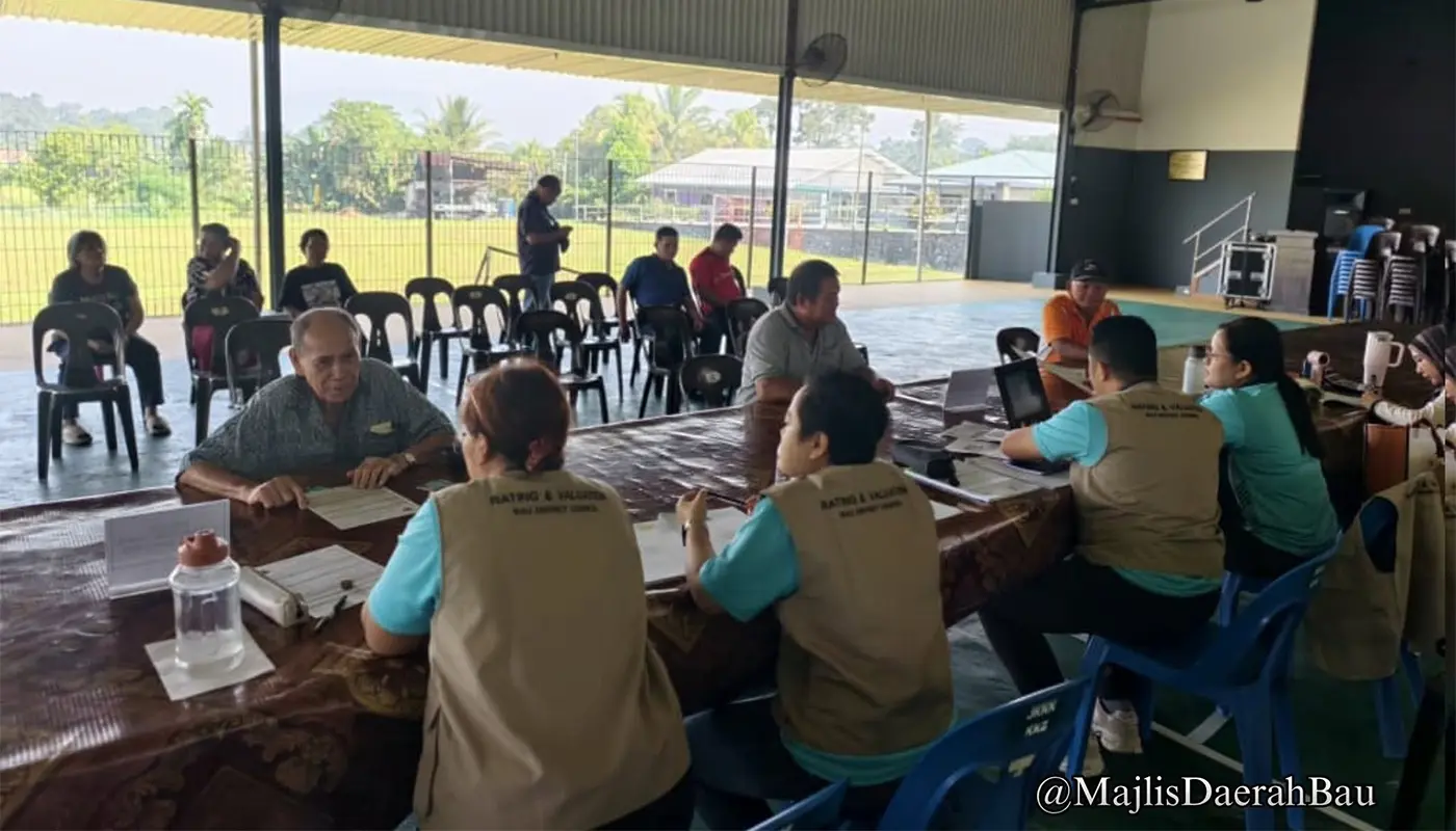 Bau District Council Brings Services Closer to Kandis Community 1 Sarawak, Sarawak News, Bau, Bau News, Bau District Council, Kandis Lama, Kandis Baru, Mobile Counter Programme, Public Services, Community Services, Local Government, Sarawak Community