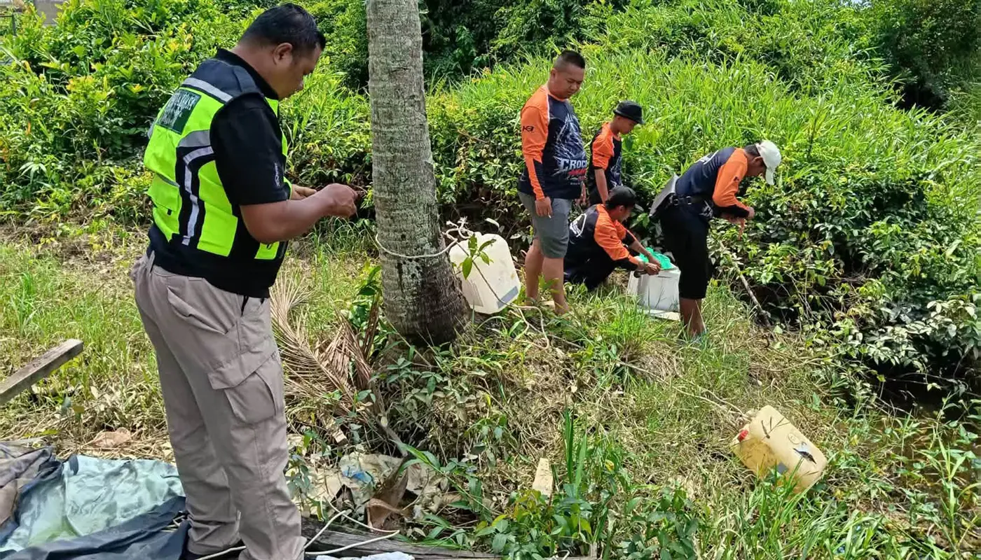 Crocodile Monitoring Conducted at Kuala Baram by SFC & Team Eric Cat 1 Sarawak, Sarawak News, Miri, Miri News, Kuala Baram, Crocodile, SFC, Team Eric Cat, Wildlife Safety, Public Safety