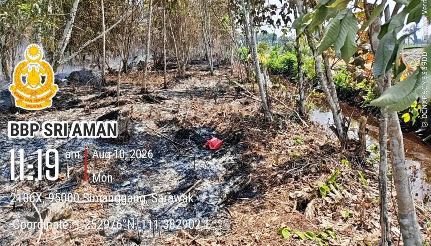 Sarawak, Sarawak News, Sri Aman, Sri Aman News, Ladang Tabarok, Fire, Forest Fire, Fire and Rescue Department, Firefighting Operation