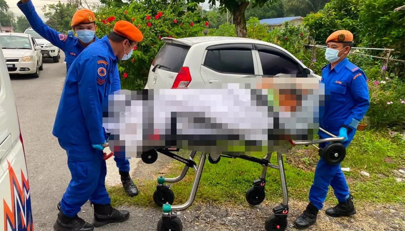 Elderly Woman Rushed To Mukah Hospital After Breathing Difficulty 1 Sarawak, Sarawak News, Mukah, Mukah News, APM, Emergency Rescue, Medical Assistance, Elderly Care