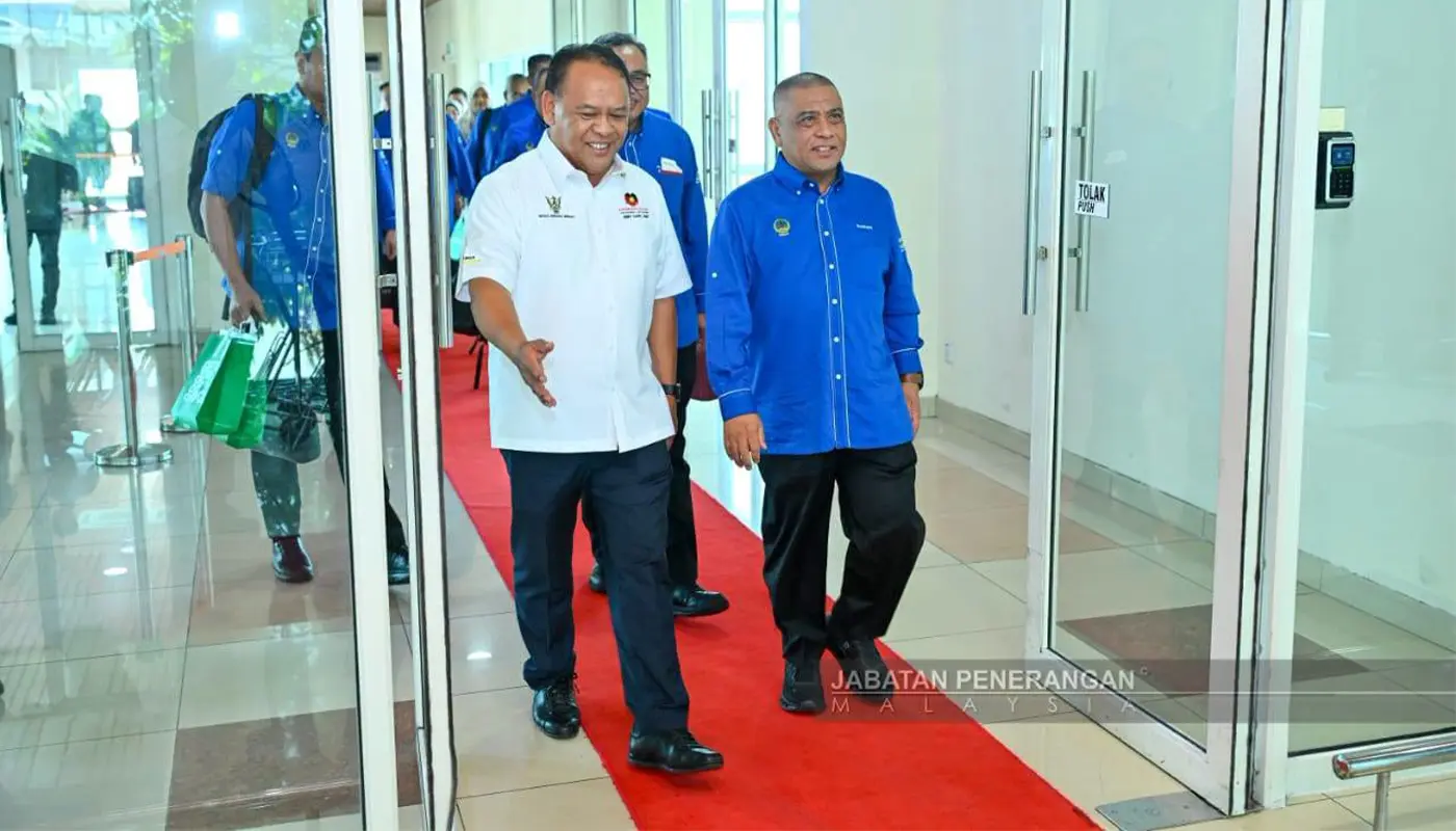 Sarawak, Sarawak News, Kuching, Kuching News, Perak, Perak Menteri Besar, Saarani Mohamad, Sarawak Government, Serikin, Serikin ICQS, Immigration, Borneo Cultures Museum, Official Visit, Government Visit