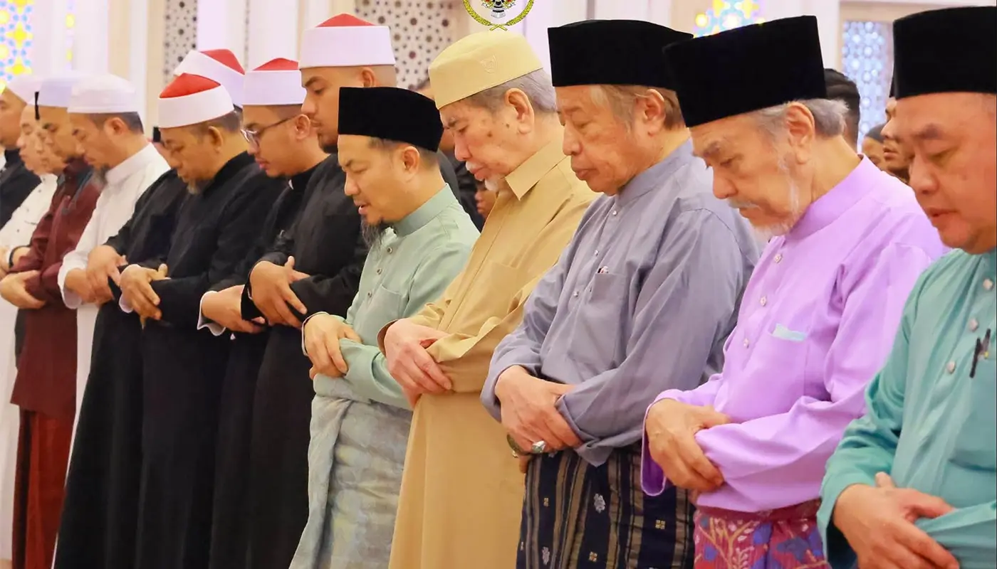 Key Sarawak Leaders Perform Friday Prayers at State Mosque 1 Sarawak, Sarawak News, Kuching, Kuching News,