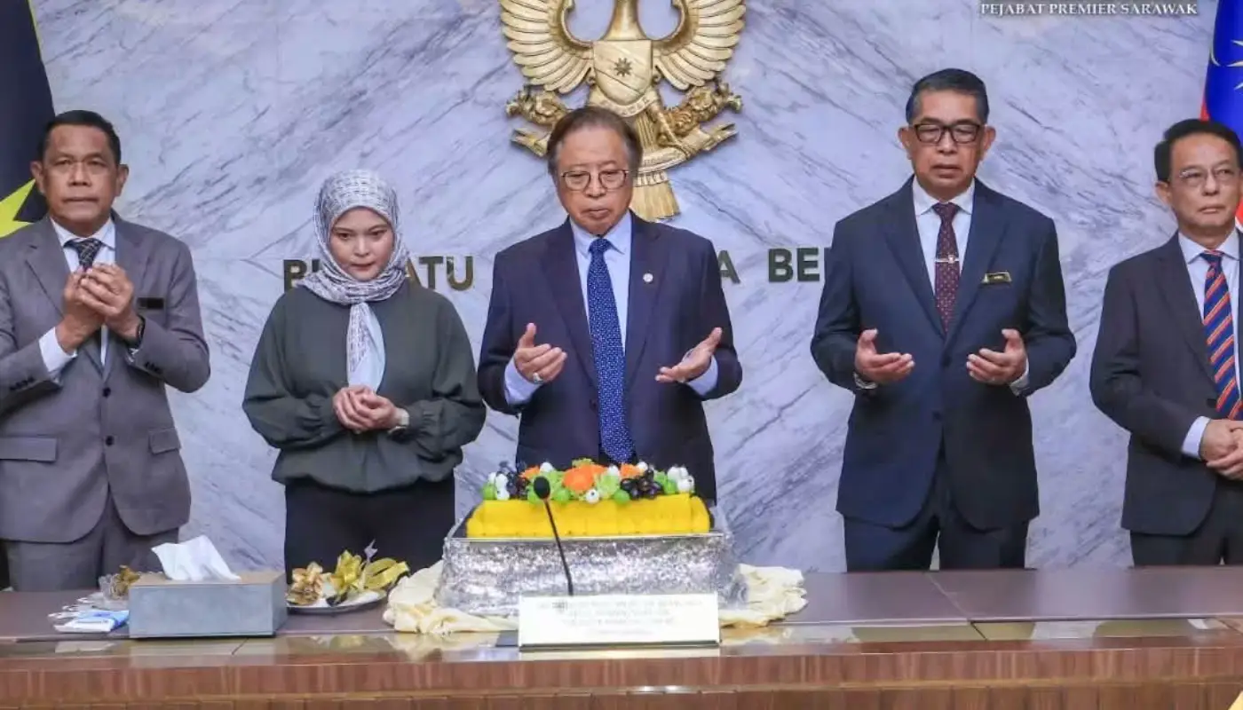 Sarawak Premier Celebrated on His 76th Birthday 1 Sarawak, Sarawak News, Kuching, Kuching News, Sarawak Premier, Petra Jaya, Birthday Celebration