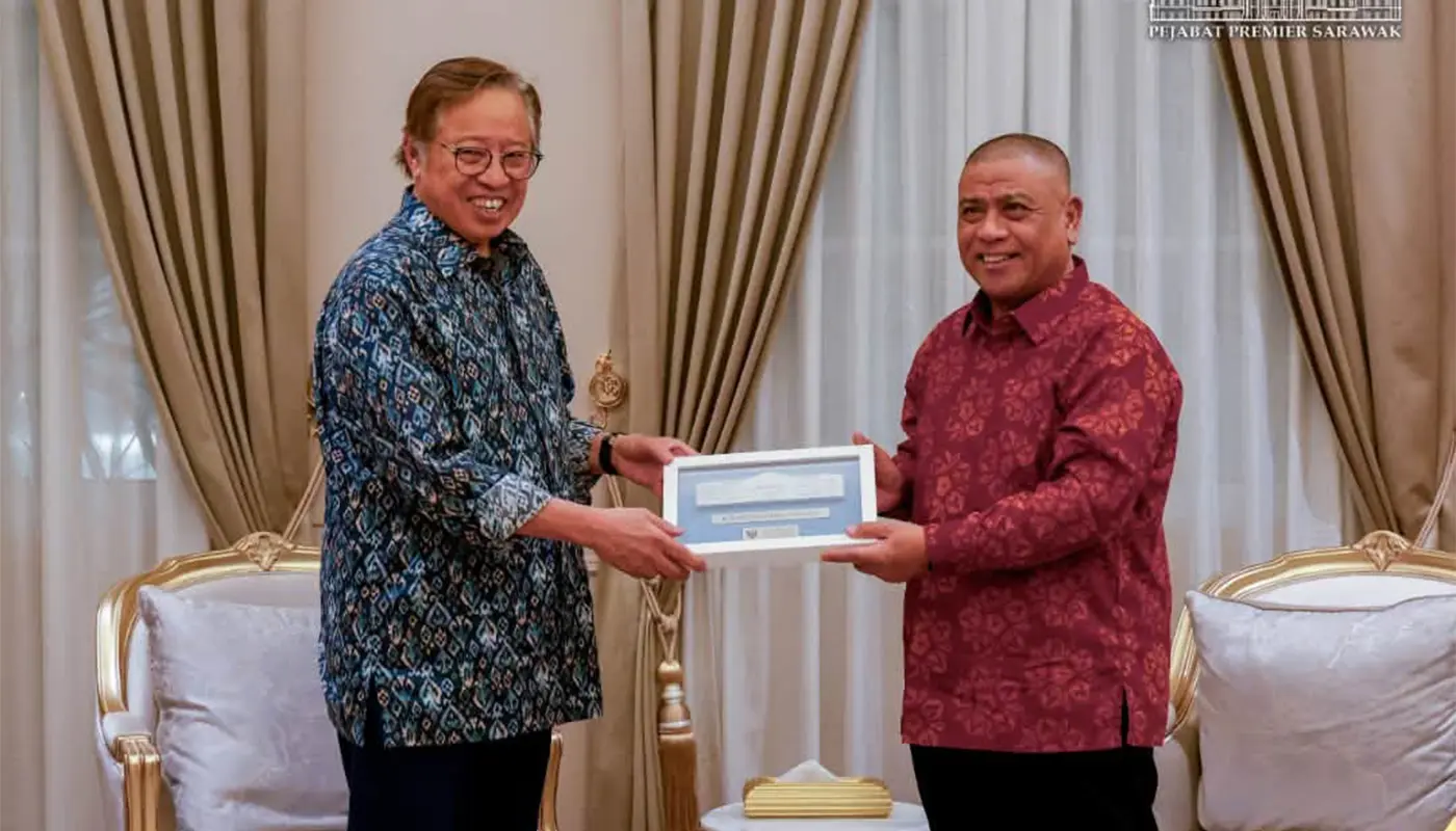 Sarawak Premier Hosts Perak MB for Dinner to Bolster Ties 1 Sarawak, Sarawak News, Kuching, Kuching News, Perak, Saarani Mohamad, bilateral relations