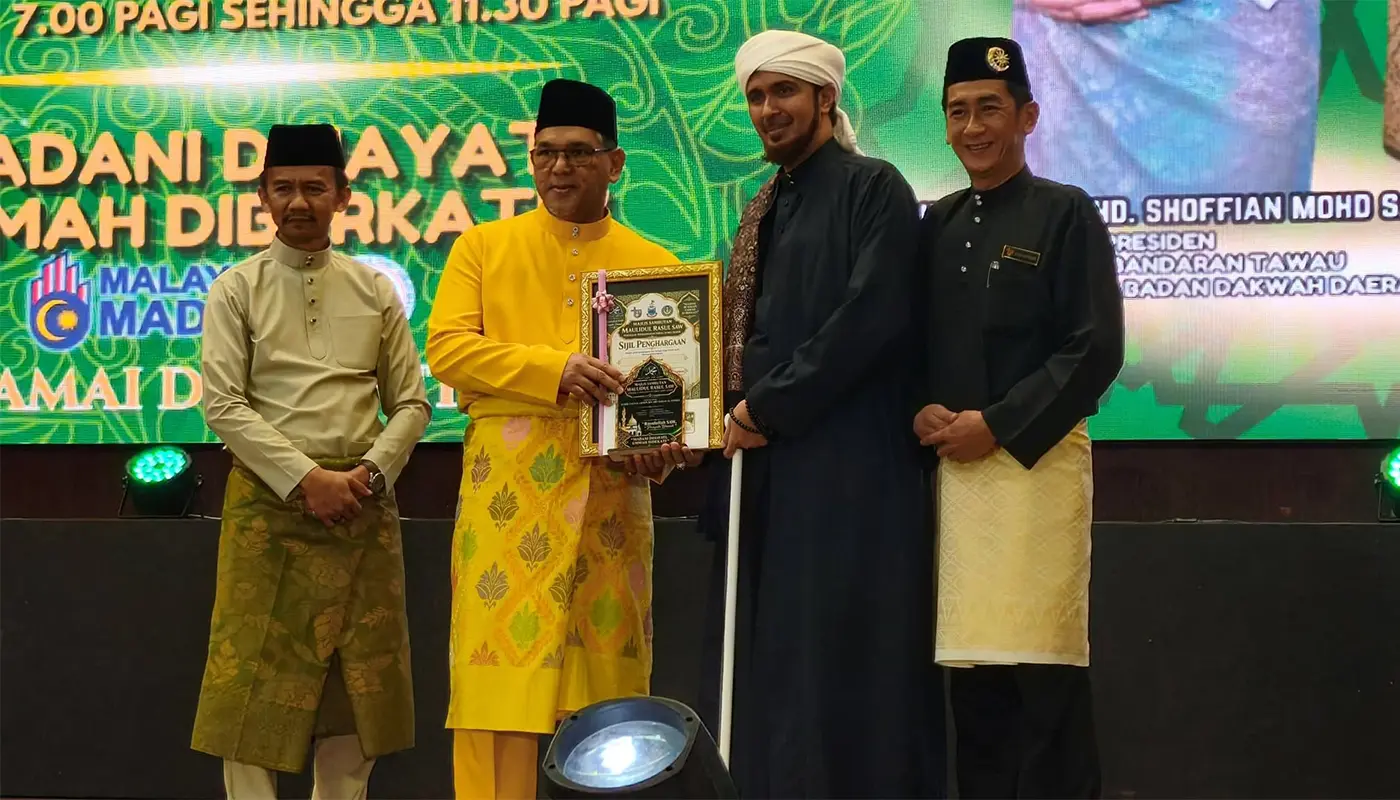 Sabah, Sabah News, Tawau, Tawau News, Maulidur Rasul, Islamic celebration, community procession, Nizam Abu Bakar Titingan